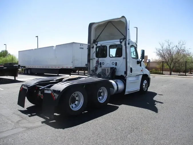 2019 FREIGHTLINER/MERCEDES CASCADIA 125