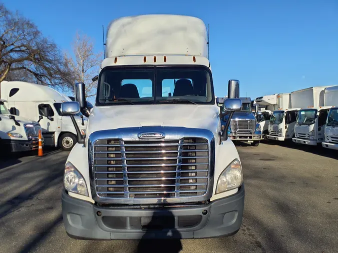 2020 FREIGHTLINER/MERCEDES CASCADIA 125