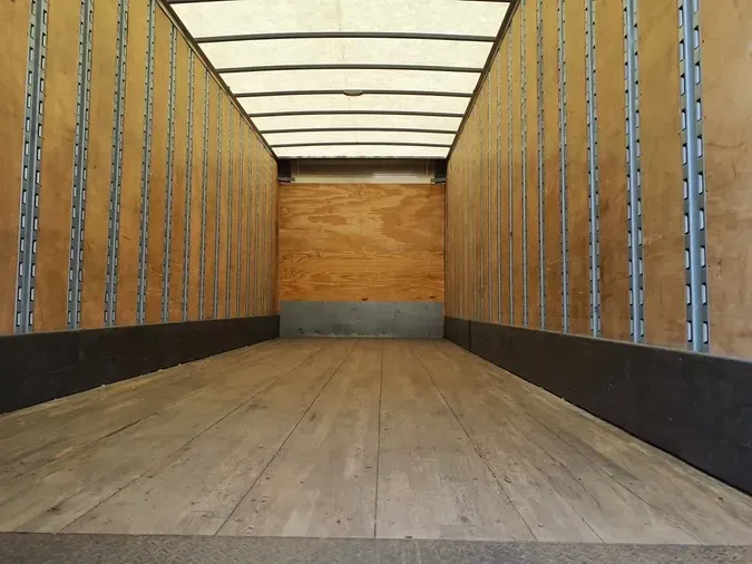 2018 FREIGHTLINER M2 106