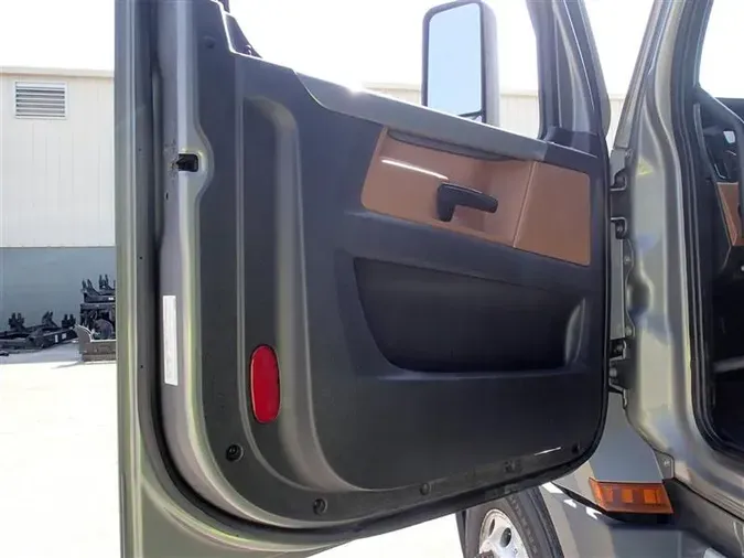 2022 FREIGHTLINER CA126