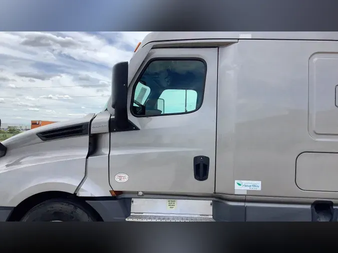 2022 Freightliner Cascadia 126