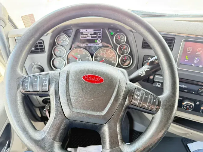 2022 Peterbilt 579