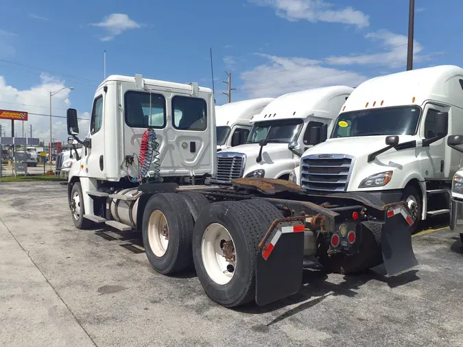 2016 FREIGHTLINER/MERCEDES CASCADIA 125