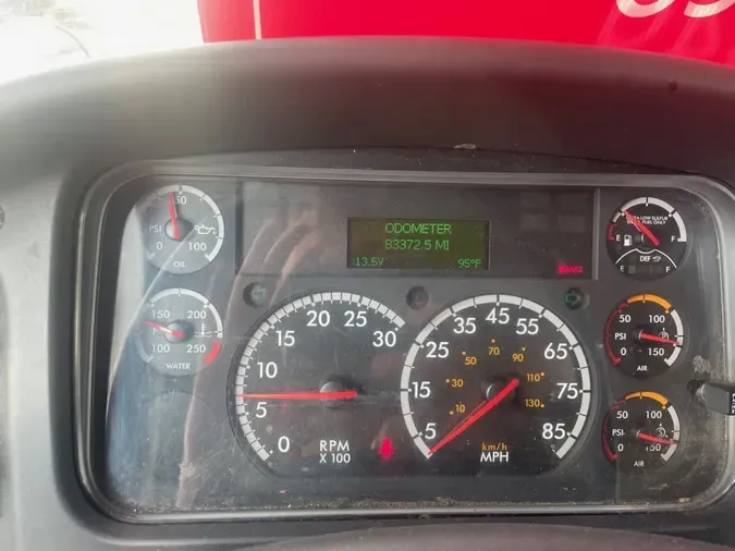 2018 FREIGHTLINER M2 106