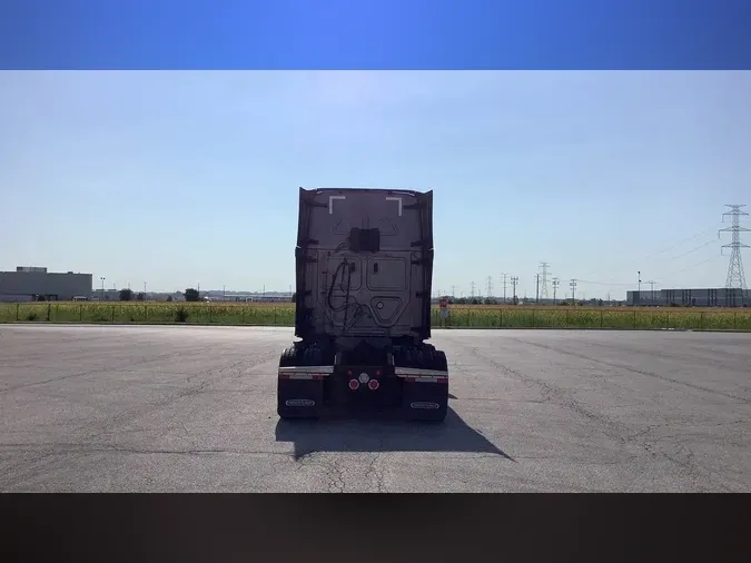 2023 Freightliner Cascadia 126
