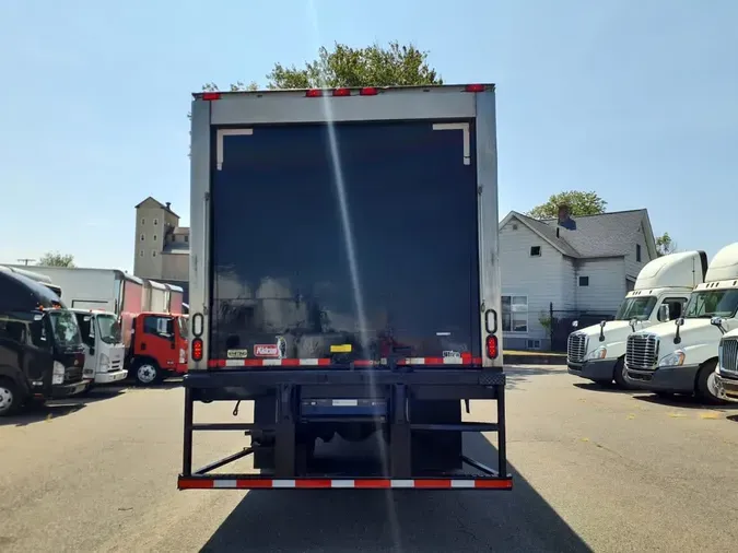 2017 FREIGHTLINER M2 106