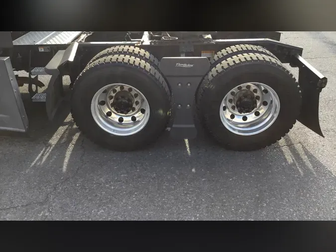 2020 Freightliner Cascadia 126