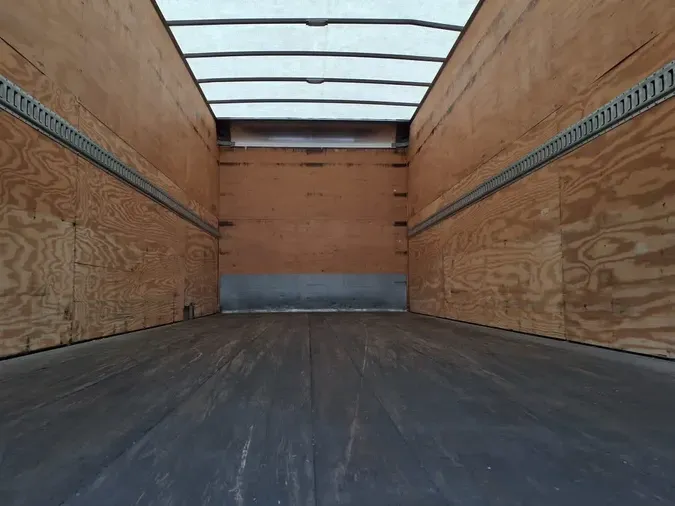 2018 FREIGHTLINER M2 106