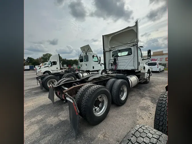 2019 NAVISTAR INTERNATIONAL LT625 DAYCAB T/A