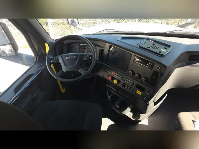 2025 Freightliner Cascadia 126