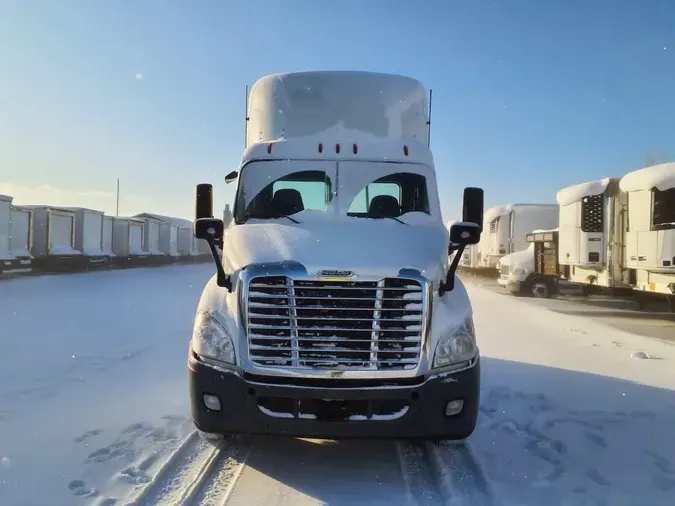 2019 FREIGHTLINER/MERCEDES CASCADIA 113