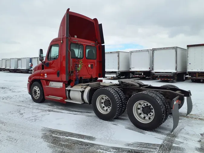 2013 FREIGHTLINER/MERCEDES CASCADIA 125