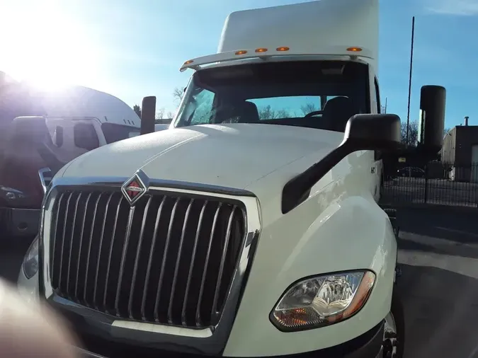 2018 NAVISTAR INTERNATIONAL LT625 DAYCAB T/A