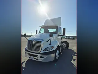 2019 NAVISTAR INTERNATIONAL RH613 DAYCAB S/A