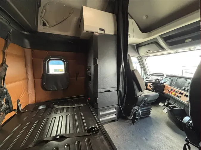 2022 Freightliner CA126SLPac8300de1ba805499b5beb3847032245