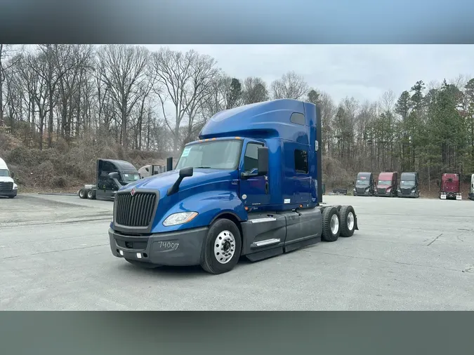 2022 International LT625