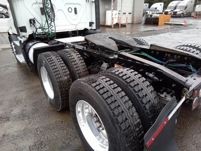 2019 Freightliner Cascadia 126