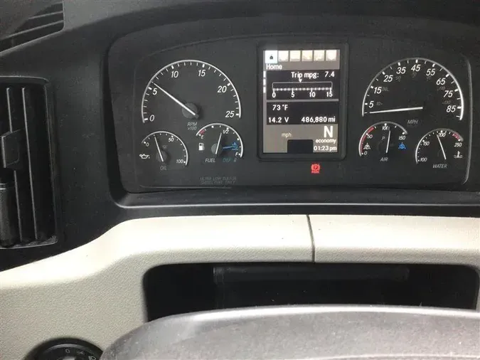 2019 FREIGHTLINER CA126