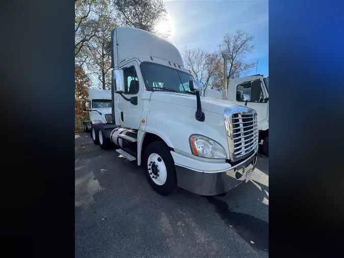 2017 FREIGHTLINER/MERCEDES CASCADIA 125