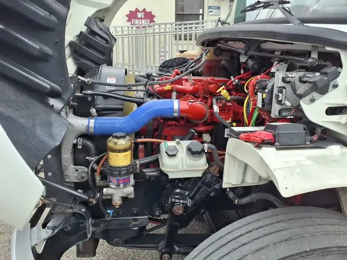2018 FREIGHTLINER M2 106
