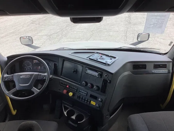 2024 Freightliner Cascadia 126