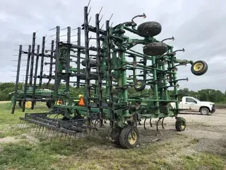 2001 John Deere 2200