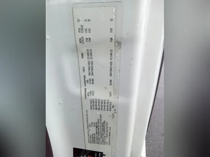 2020 Freightliner Cascadia 126