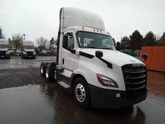 2019 Freightliner Cascadia 126ac9a18f8fd2a1446e1d9591585300a9d