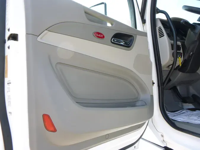 2021 Peterbilt 567