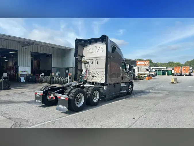 2025 Freightliner Cascadia 126aca1d59d01fdab8d2fe4bf999650726c