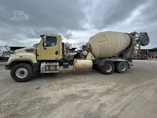 2017 FREIGHTLINER 114SD