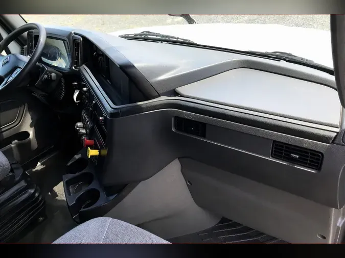 2023 INT LT625 6x4