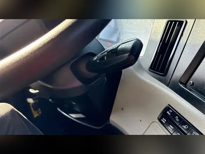 2022 FREIGHTLINER CA126