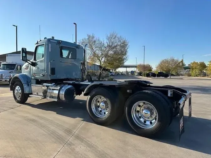 2022 Peterbilt 567