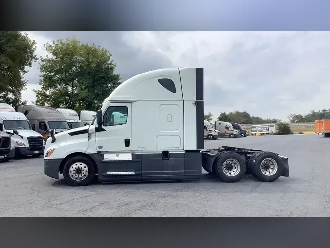 2022 Freightliner Cascadia 126