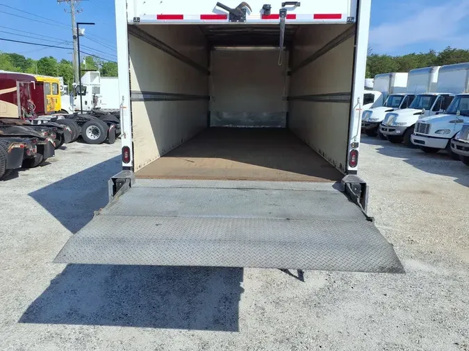 2019 FREIGHTLINER M2 106