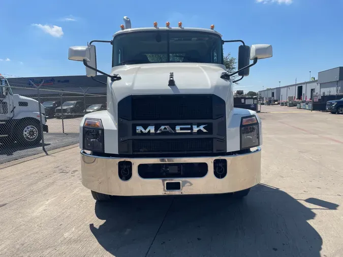 2022 MACK AN64T