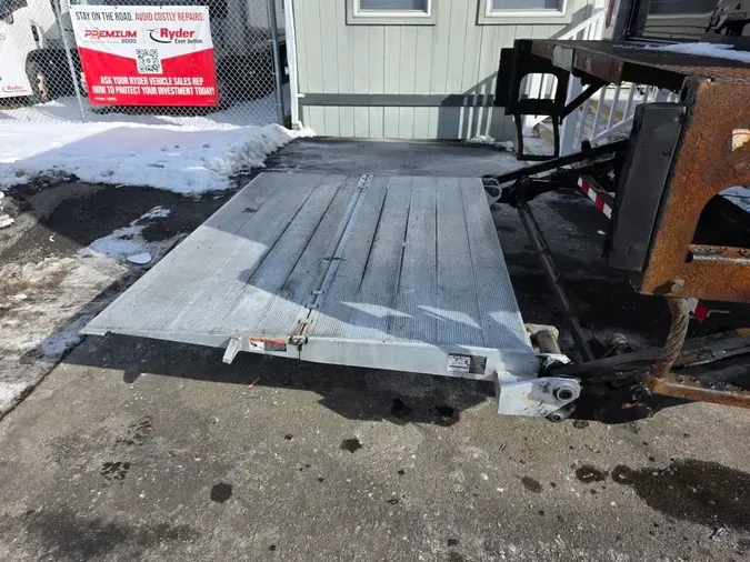 2016 FREIGHTLINER/MERCEDES M2 106