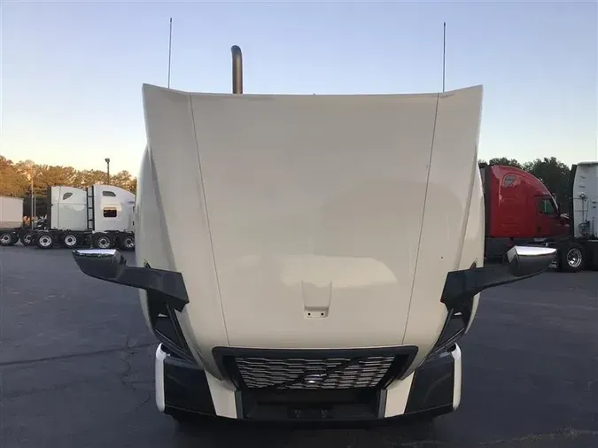 2020 VOLVO VNL300