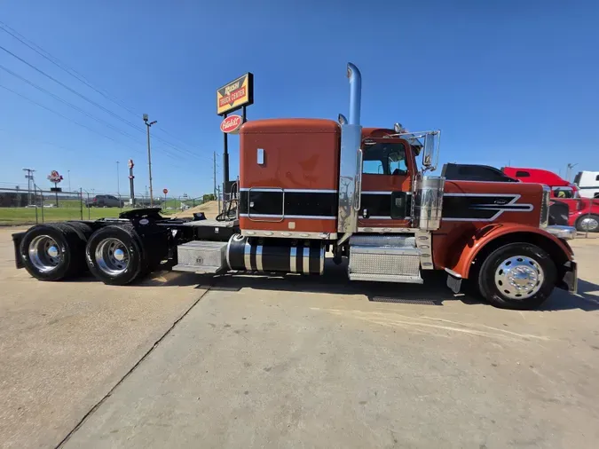 2016 Peterbilt 389