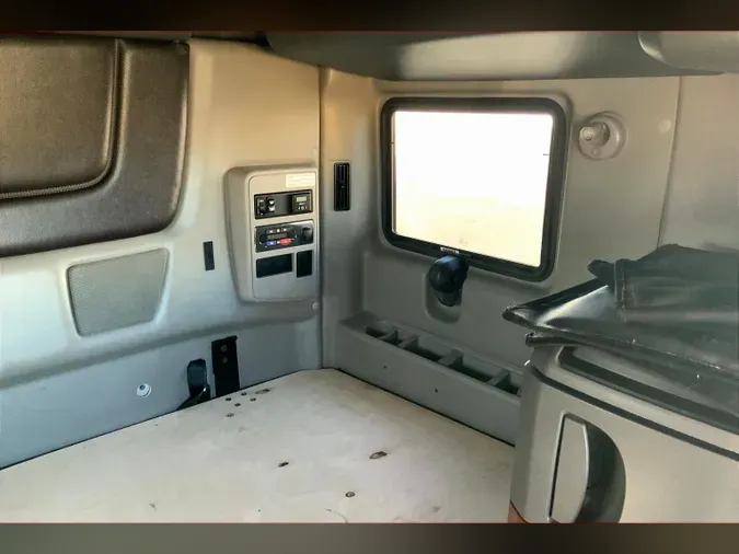 2022 INT LT625 6x4