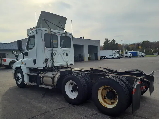 2018 FREIGHTLINER/MERCEDES CASCADIA 125