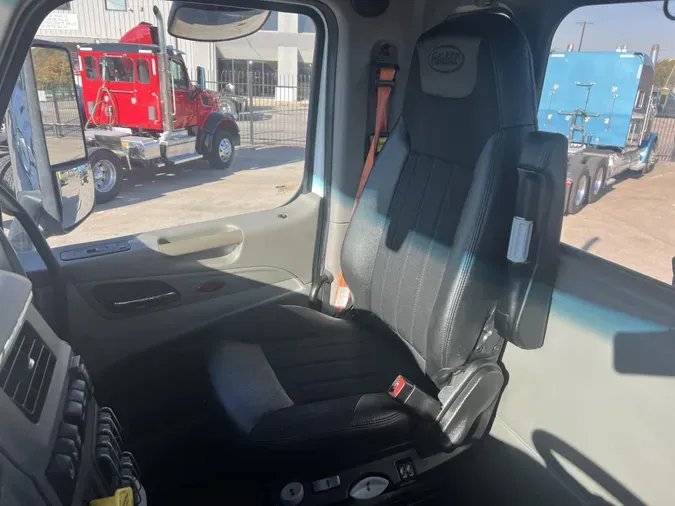 2020 Peterbilt 567