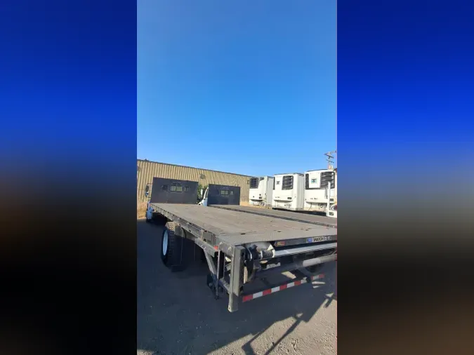 2017 FREIGHTLINER M2 106