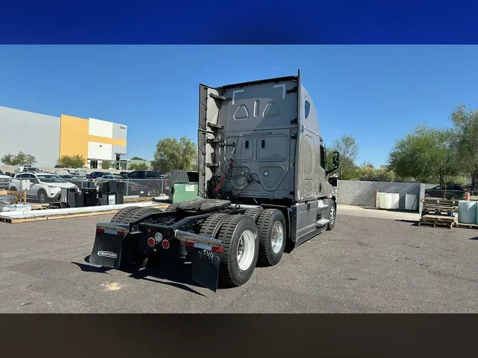 2024 Freightliner Cascadia 126
