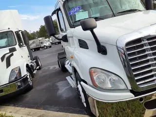 2016 FREIGHTLINER/MERCEDES CASCADIA 113