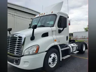 2016 FREIGHTLINER/MERCEDES CASCADIA 113