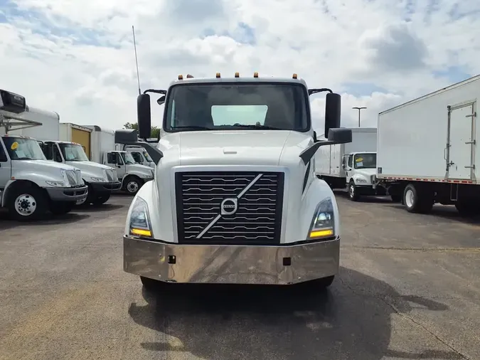 2019 VOLVO VNL64T-300