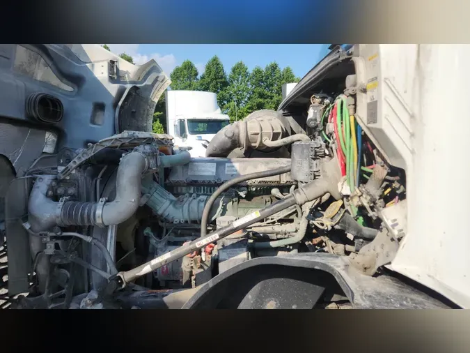 2019 Volvo VNL300