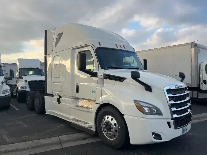 2019 Freightliner T12664STacd911580e15455f0892869425647318